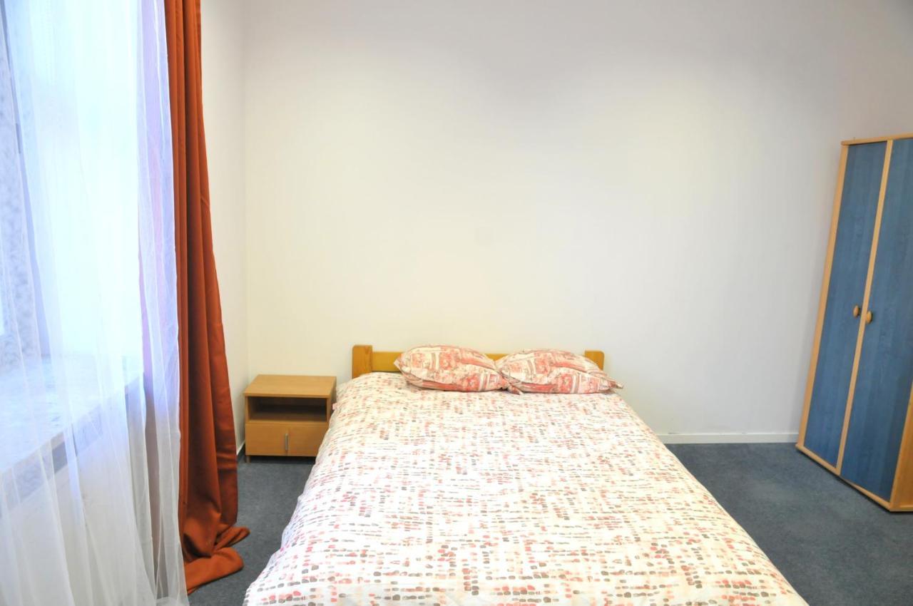 Economic Rooms- 24H Self Check-In Poznan Exterior photo