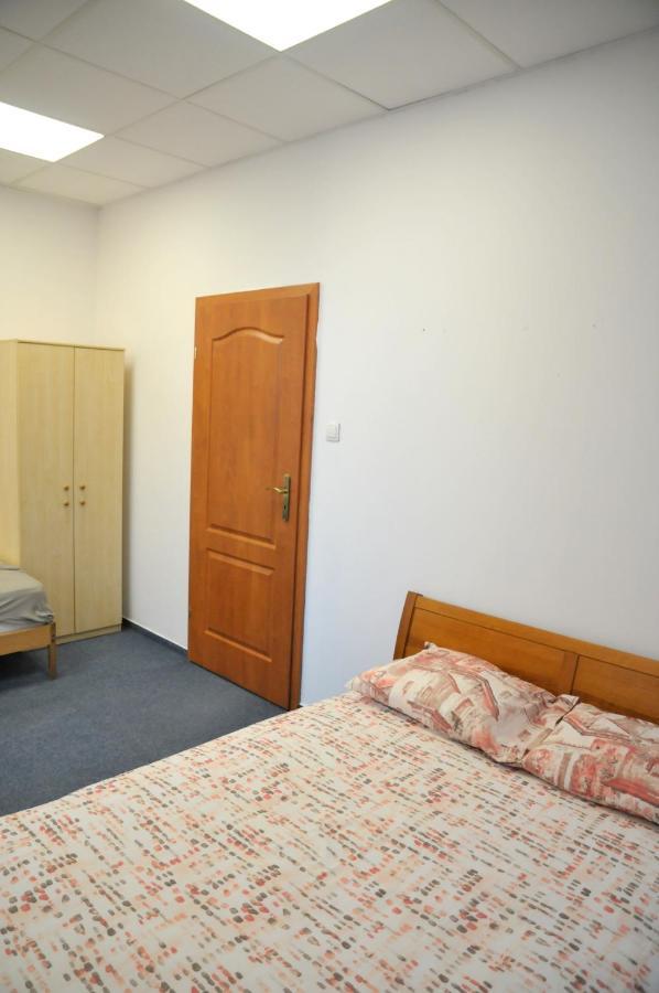 Economic Rooms- 24H Self Check-In Poznan Exterior photo